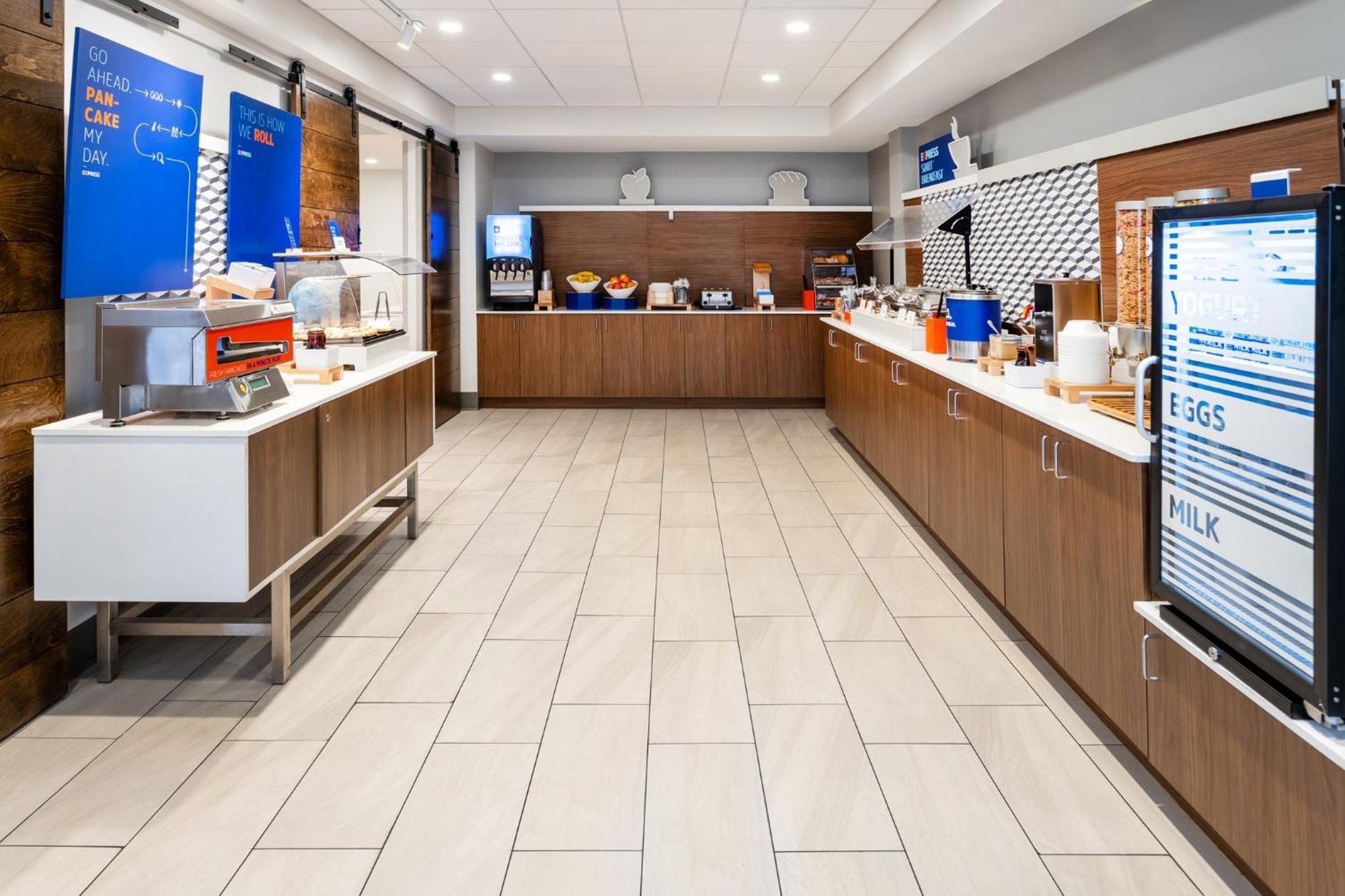 Holiday Inn Express Hotel & Suites Jackson - Flowood By Ihg Exterior foto